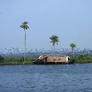 Abad Premium House Boat Kumarakom